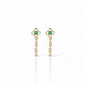 Boucles d’oreilles dorées Rhéa en forme de fleurs ajourées avec zircon vert et chaîne pendante ornée de zircons blancs – Sorora Jewelry