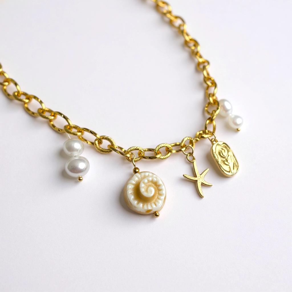 Collier Shelly