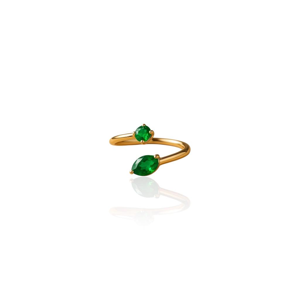 Bague fine ouverte en acier inoxydable avec deux zircons verts, en forme de goutte et rond, au design élégant et envoûtant