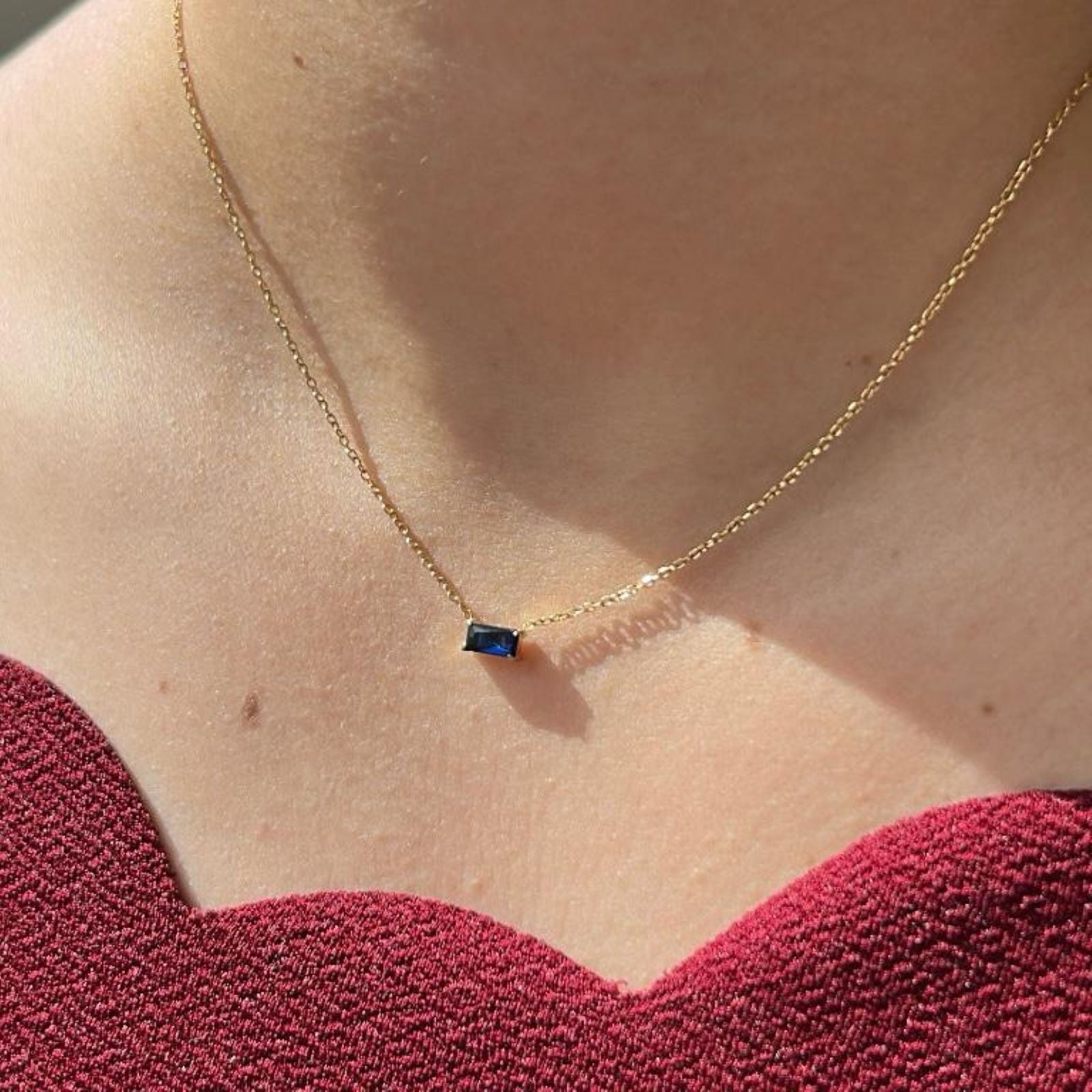 collier fin pierre bleu acier inoxydable